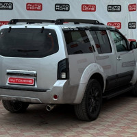 Nissan Pathfinder — миниатюра 4