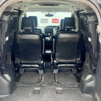 Toyota Voxy — миниатюра 12