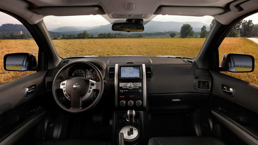 2 Nissan X-Trail