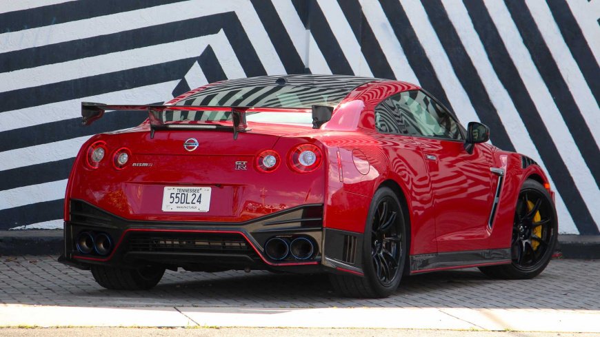 Суперкар Nissan GT-R получит гибридную версию ниссан гтр 3