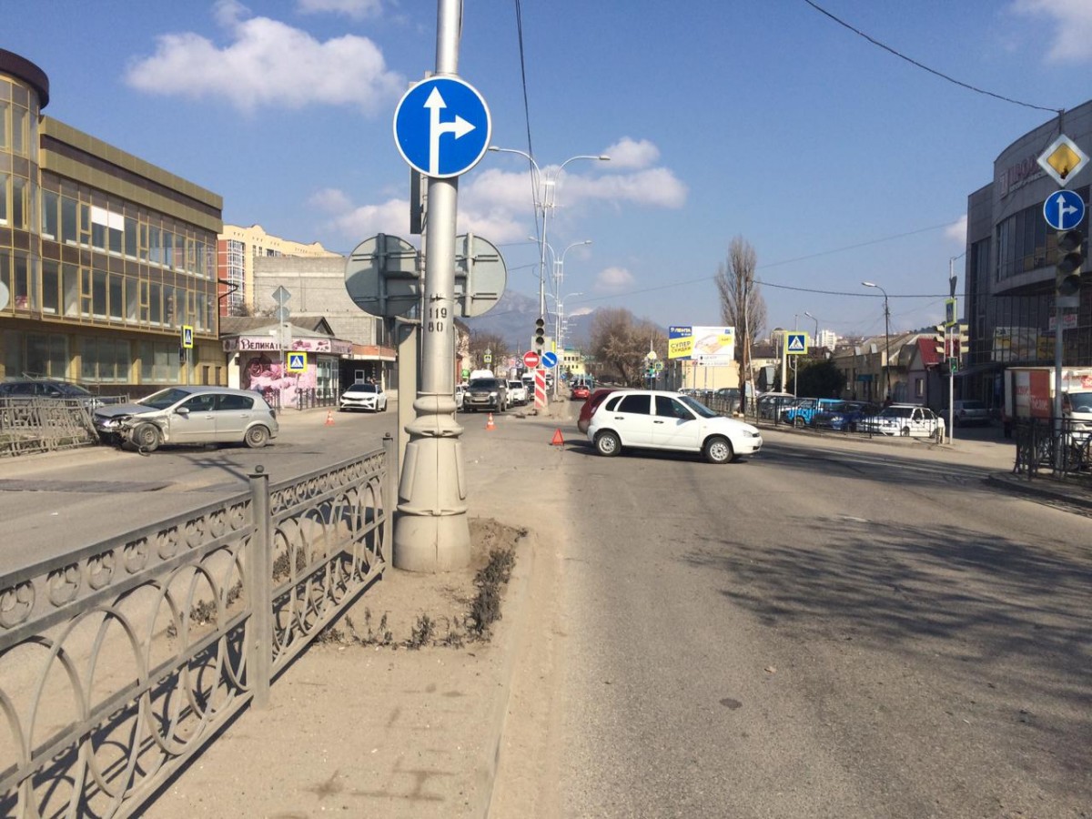 Трое взрослых и ребенок пострадали в ДТП в Пятигорске (2)