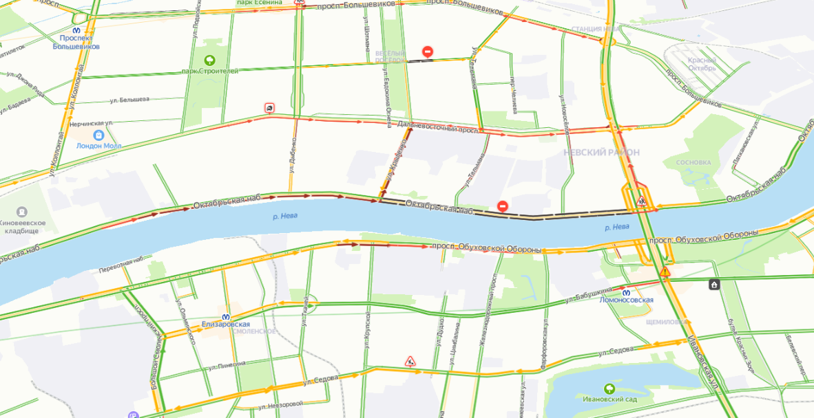 Пожар в Петербург и перекрытая Октябрьская набережная