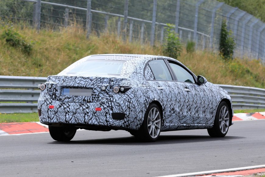 На дорогах появился прототип обновлённого Mercedes-AMG C63 амг 2