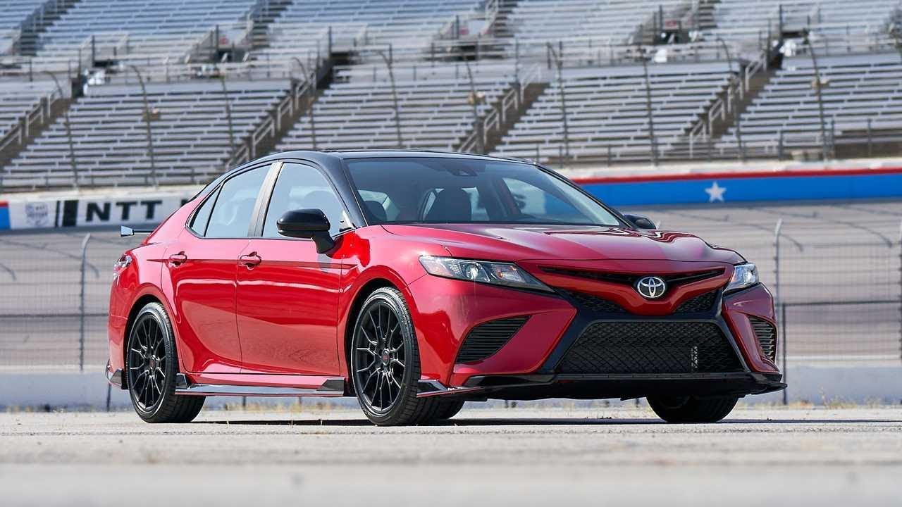 Пересмотрены российские цены на автомобили Toyota тойота цена 2