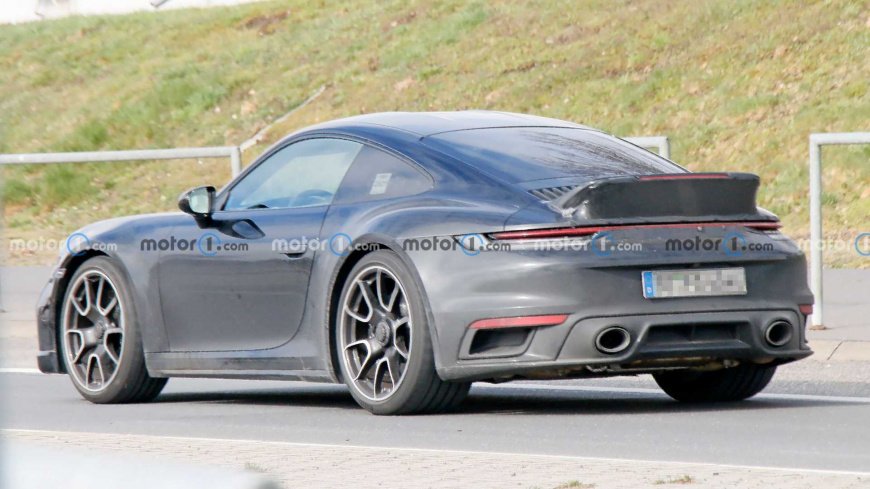 На испытания выехала новая версия купе Porsche 911 порше 3