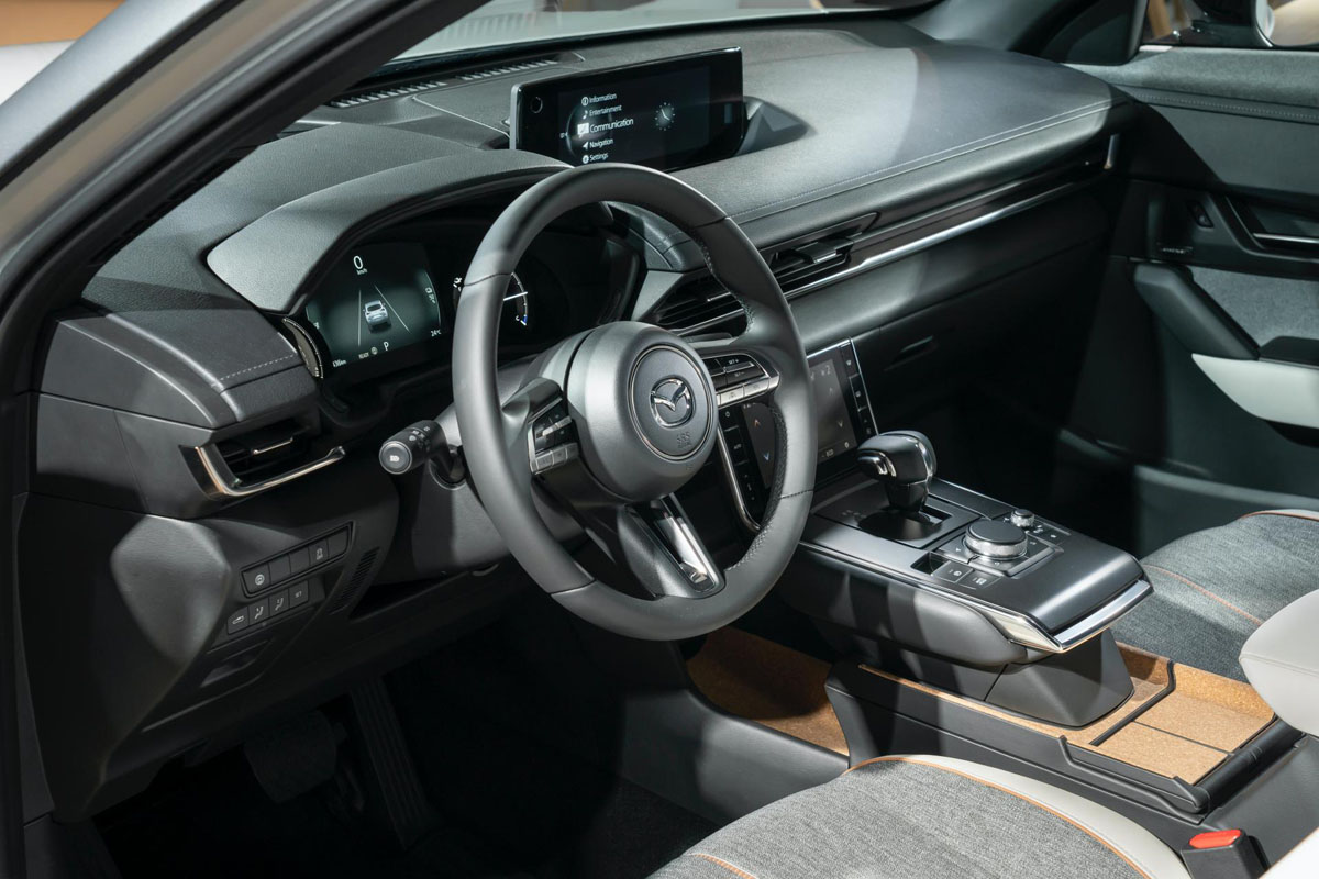Представлена американская версия кроссовера Mazda MX-30 мазда 3