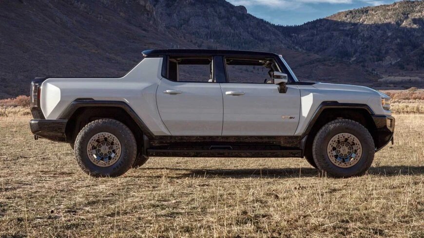 Электропикапы GMC Hummer EV устроили «танцы» на дороге хаммер 2