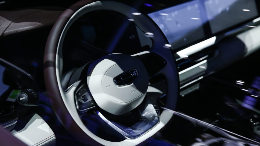Шанхай-2021: фирма Geely представила новый премиальный кроссовер ш джили 2