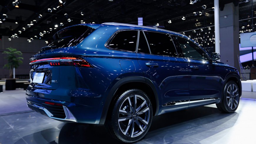 Шанхай-2021: фирма Geely представила новый премиальный кроссовер ш джили 3