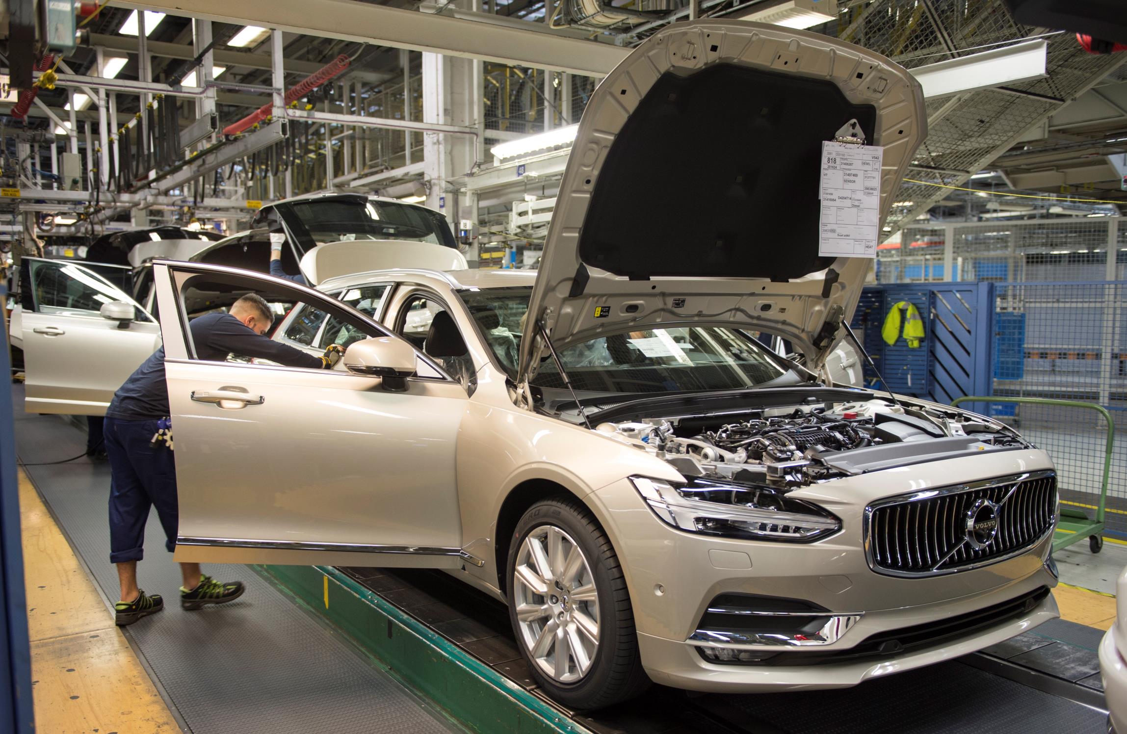 Фирма Volvo намерена сэкономить на переработке утильсырья вольво 1