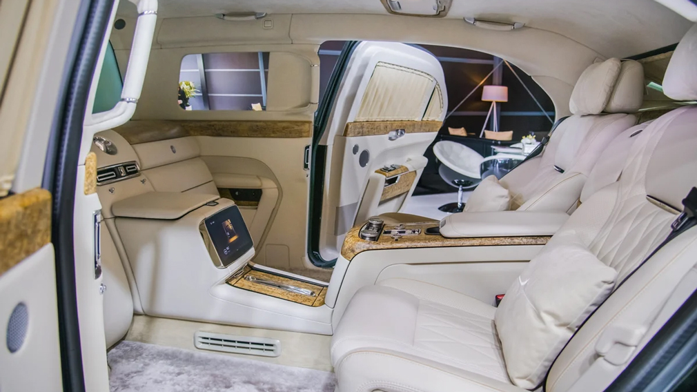 Начался приём заказов на Aurus Senat Limousine аурус 3