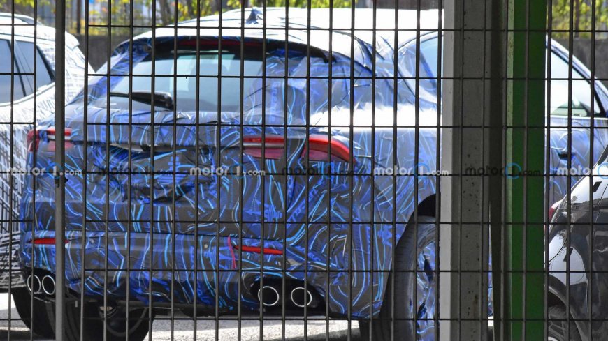 В Италии сфотографирован прототип кроссовера Maserati Grecale мазерати 2