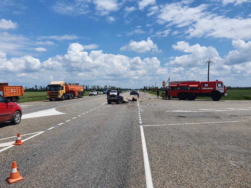 В ДТП в Кореновском районе разорвало ВАЗ – погиб пассажир (3)