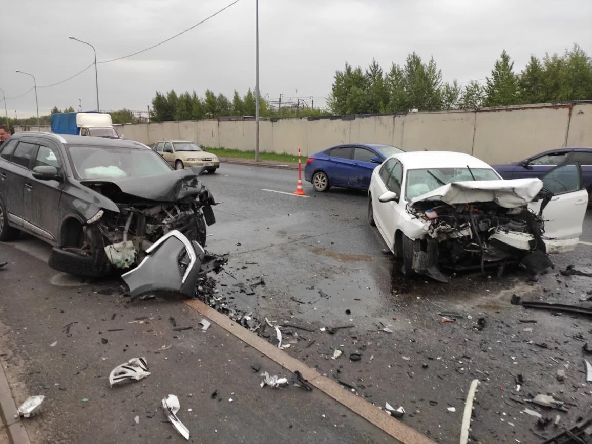 Трое взрослых и ребенок пострадали в массовом ДТП в Тюмени