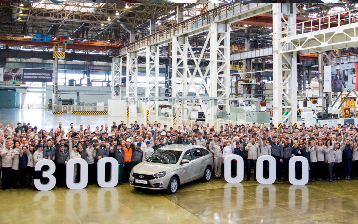 300-тысячная Lada Vesta