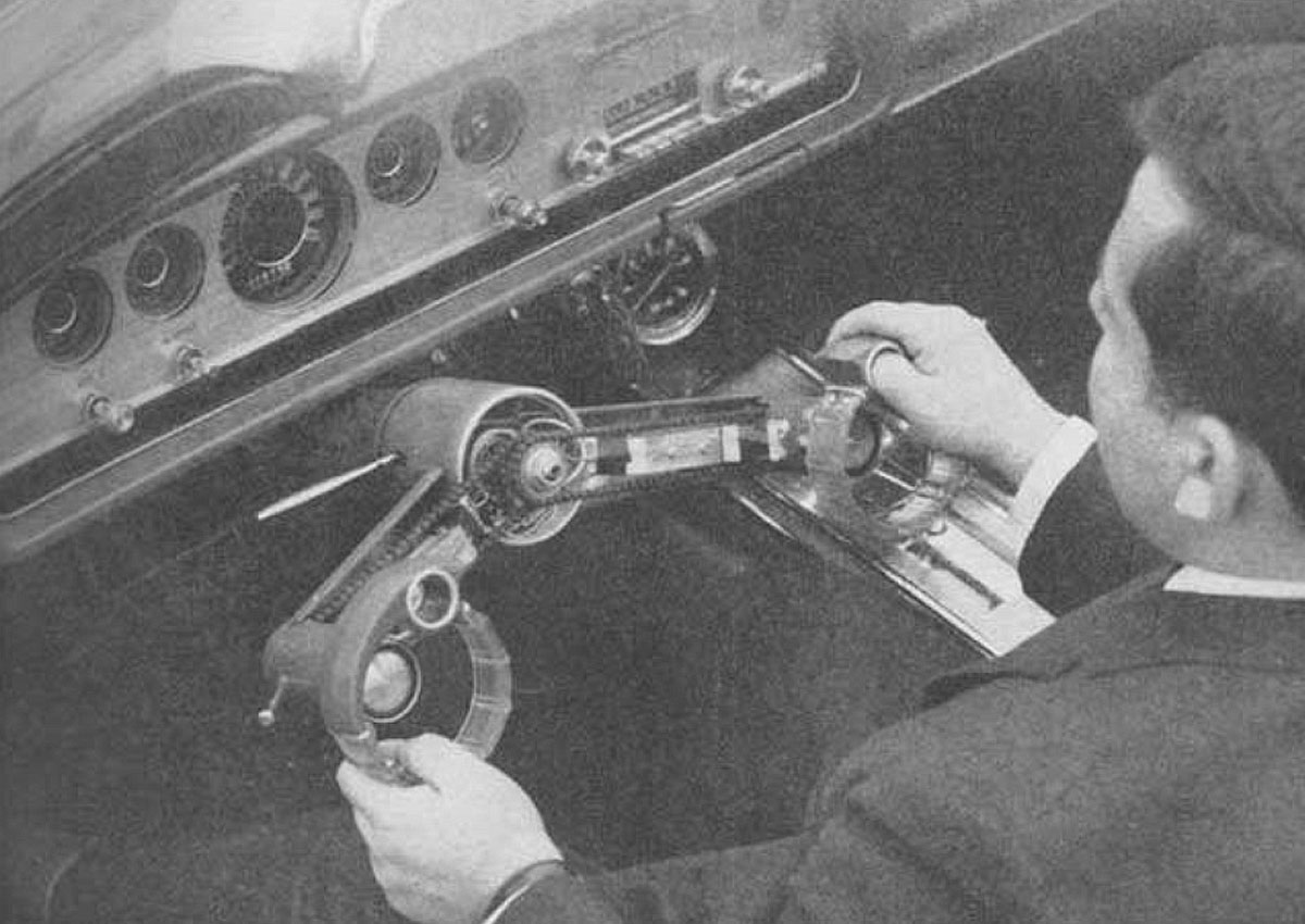 Как Ford делал машину с двумя маленькими рулевыми колёсами Wrist-Twist