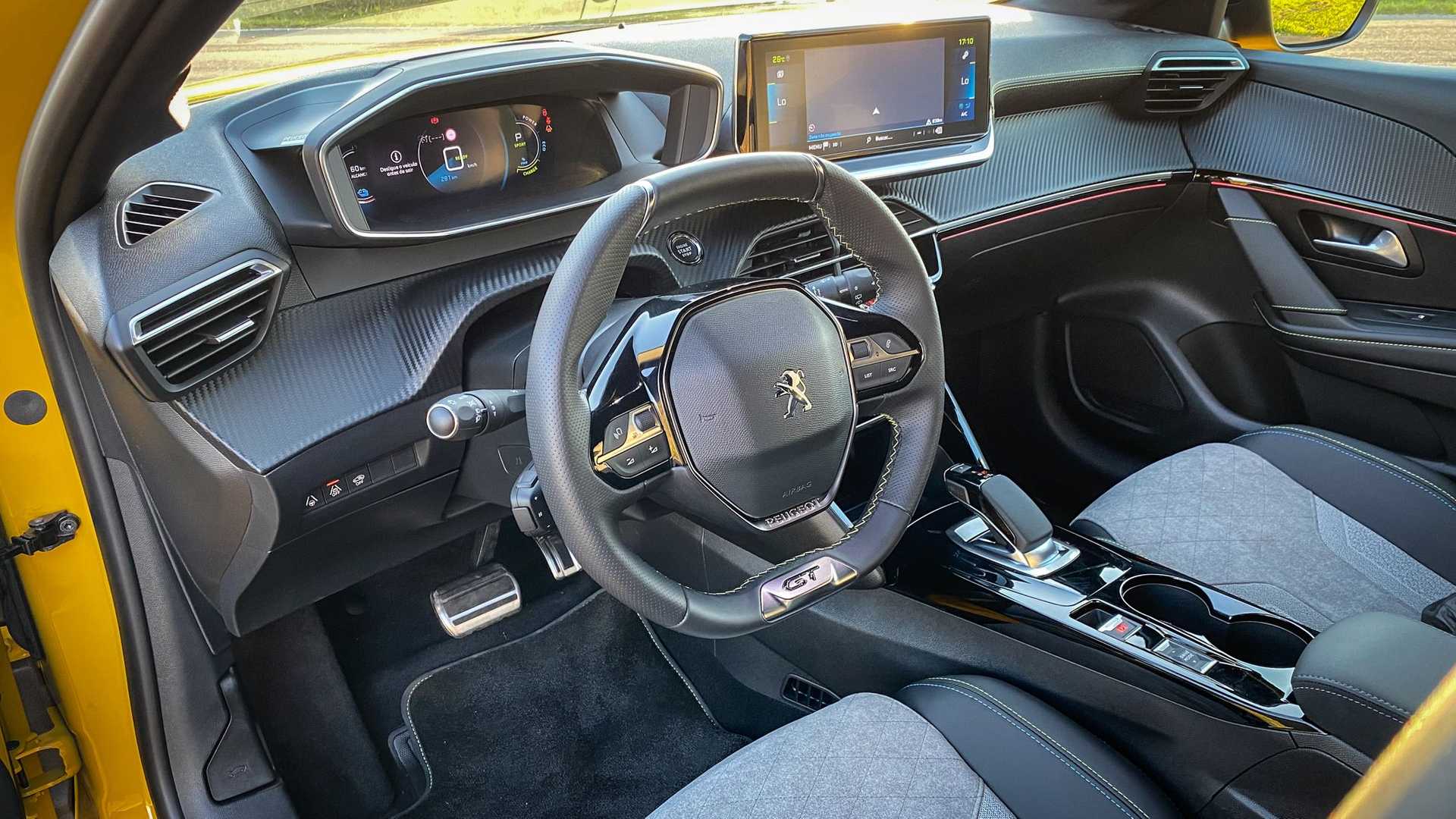 В России запатентован новый Peugeot 208 пежо 2