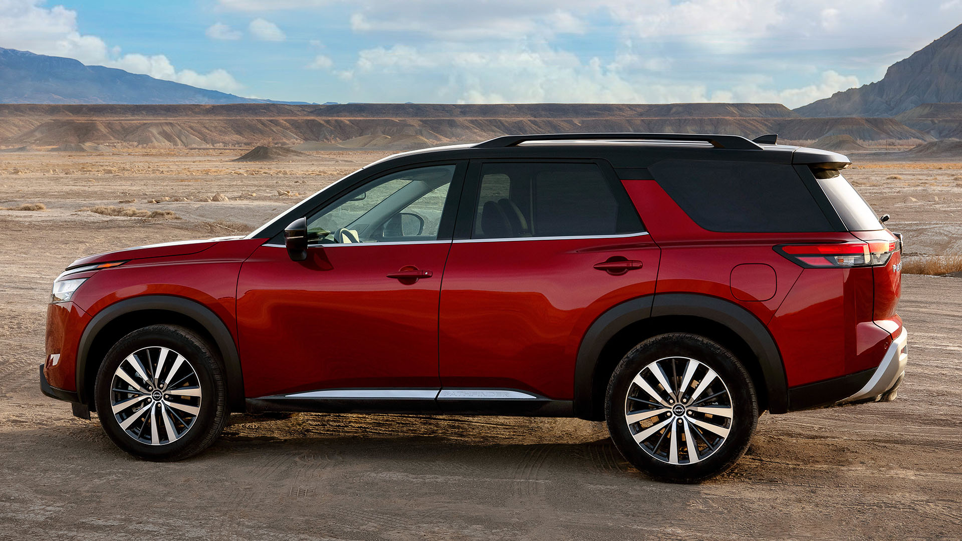 Объявлены российские комплектации и цены на Nissan Pathfinder патфиндер 2