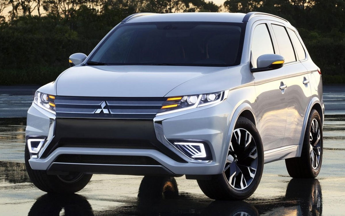 3-Mitsubishi-Outlander