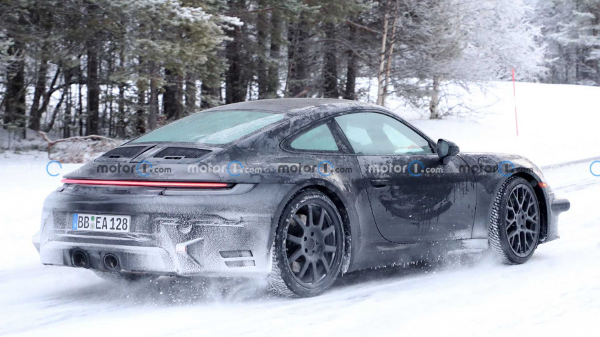 Porsche 911 проходит рестайлинг порше 911 3