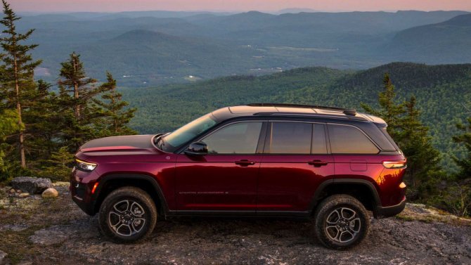 В Европе появился гибридный Jeep Grand Cherokee джип 4