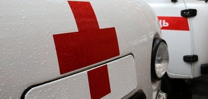В Томске автомобиль врезался в столб – пострадала женщина