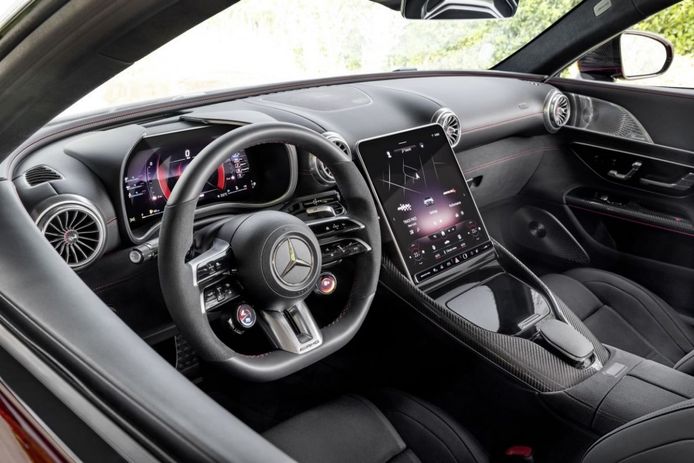 Новый Mercedes-AMG SL готов к премьере амг 2