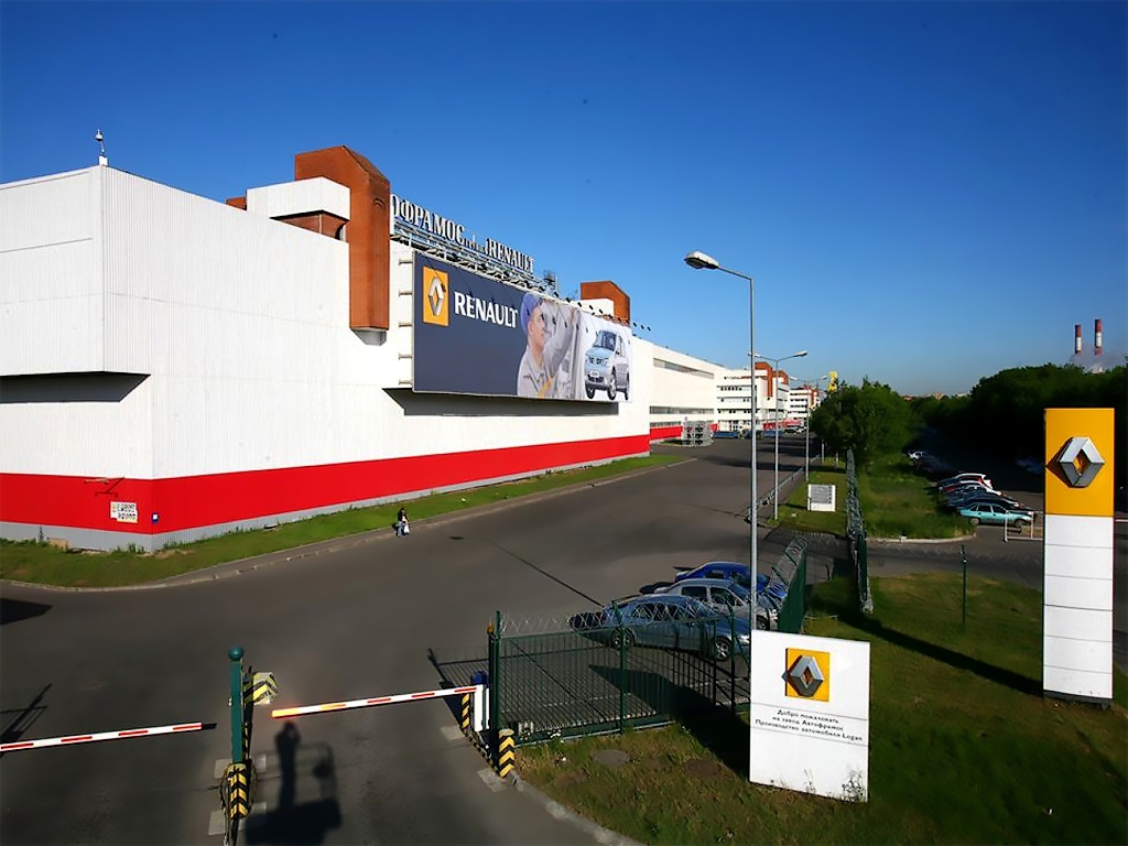 Фирма Renault не собирается уходить из России рено 2