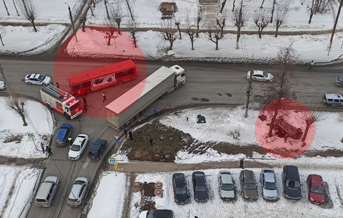 ДТП-с-автобусом-и-Мерседесом-в-Кирове-4