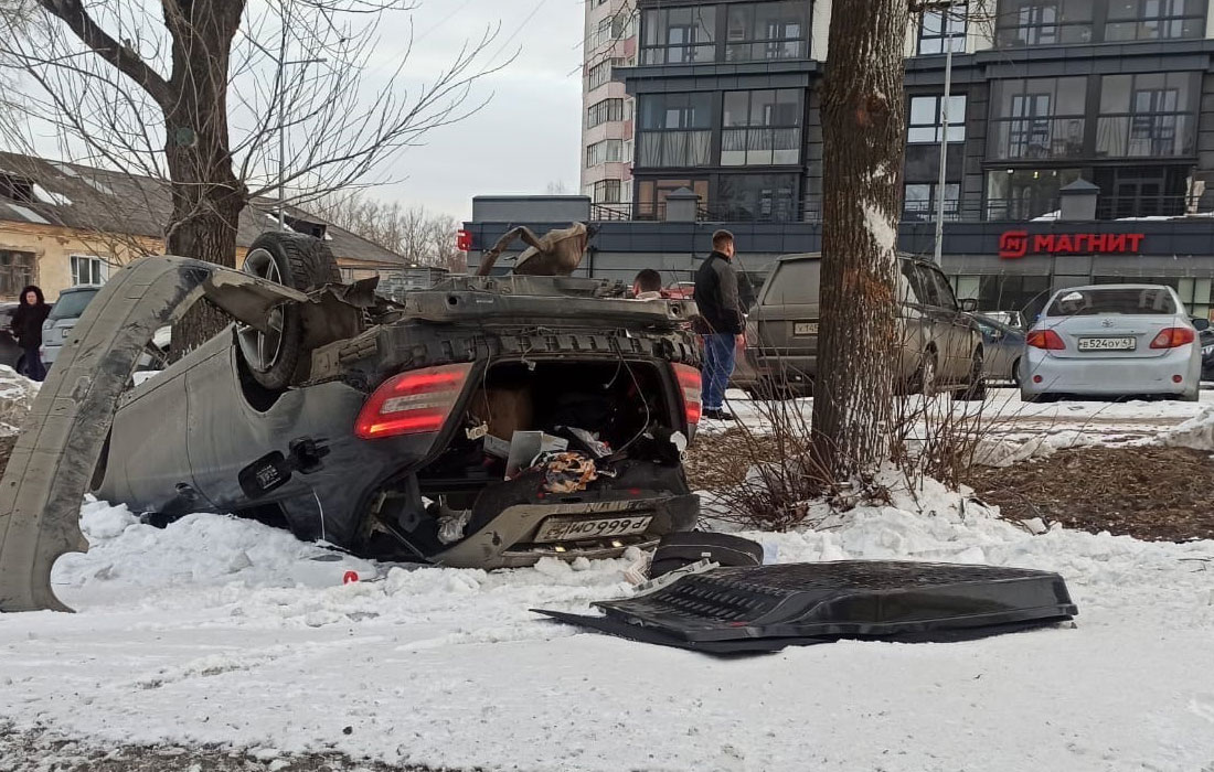ДТП-с-автобусом-и-Мерседесом-в-Кирове-2