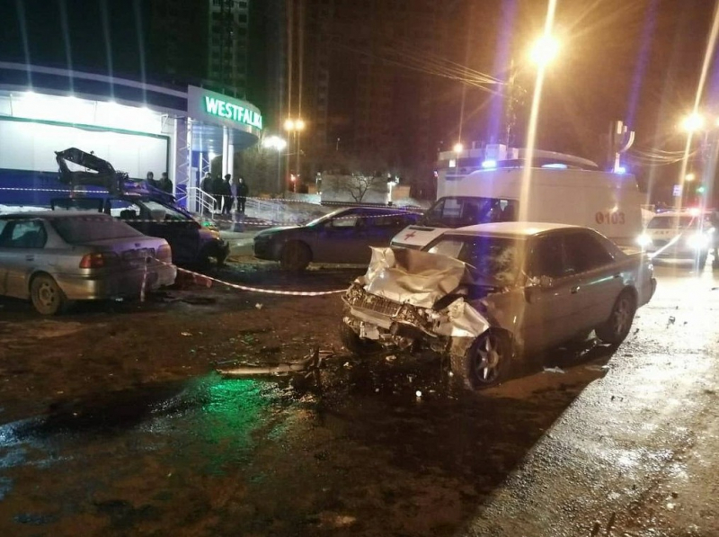 В смертельном ДТП в Хабаровске столкнулись две иномарки — трое мужчин в одной и три женщины в другой ДТП в Хабаровске