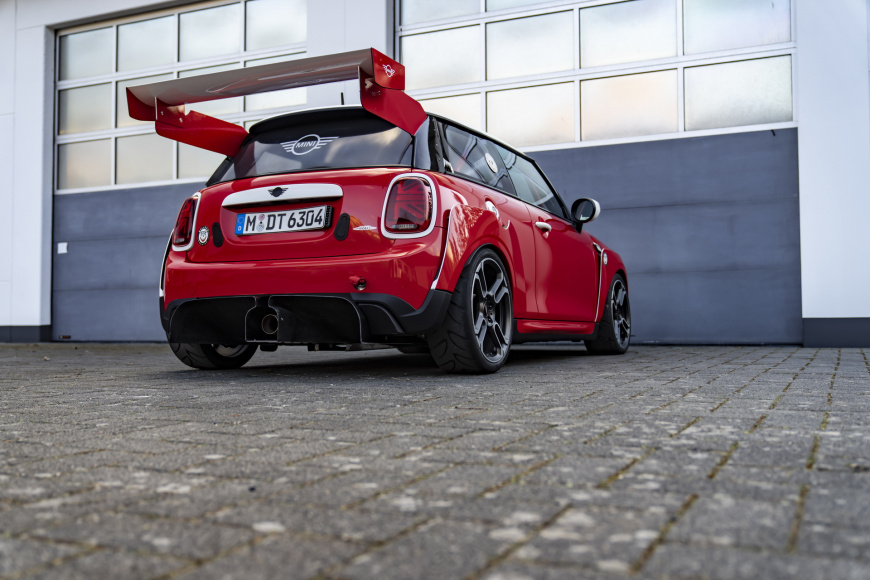 Mini John Cooper Works вновь выйдет на гоночную трассу мини 3