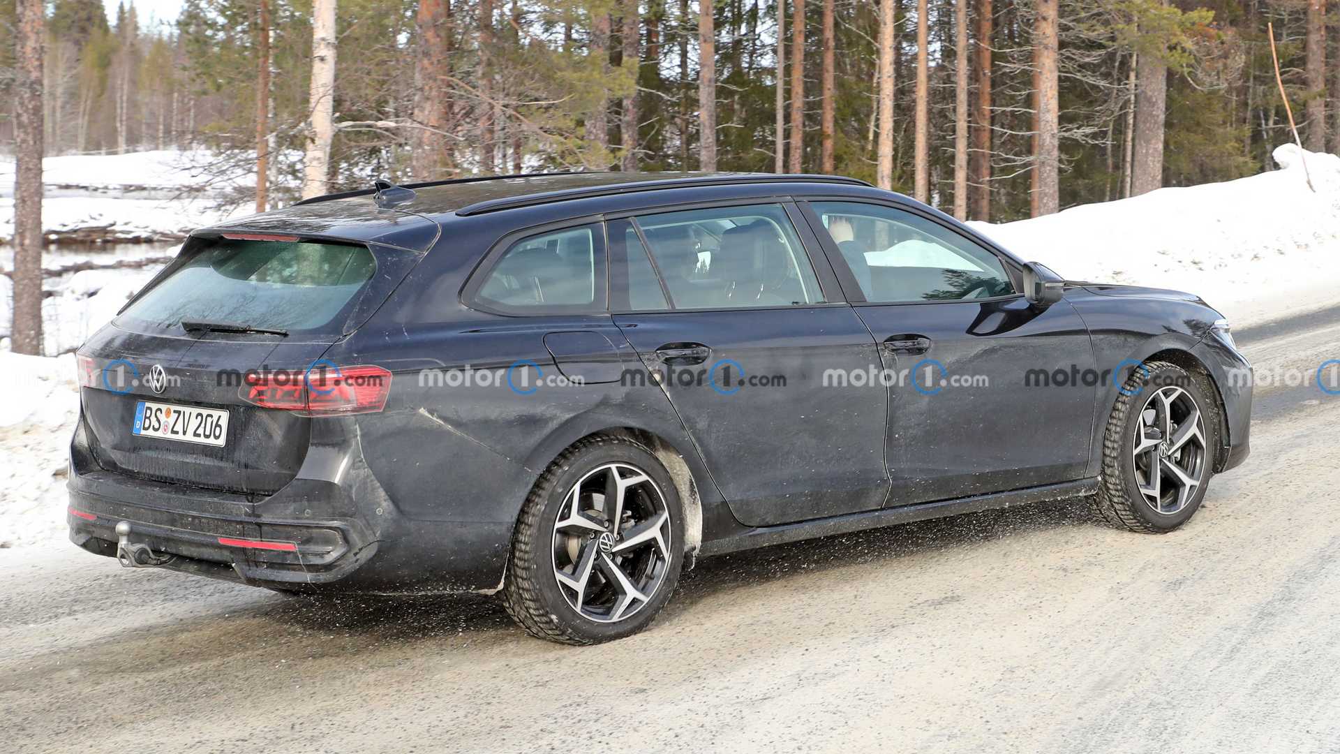 Появились первые снимки нового универсала Volkswagen Passat пассат 4