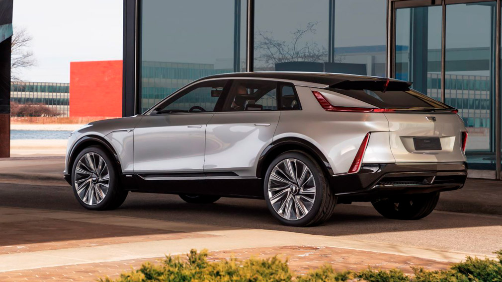 Появились подробности о полноприводной версии Cadillac Lyriq лирик 3