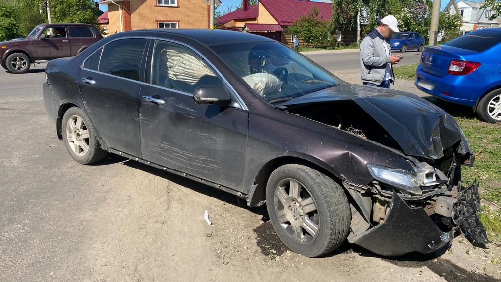 Женщина и ребенок пострадали в ДТП в Тамбове Женщина и ребенок пострадали в ДТП в Тамбове (2)