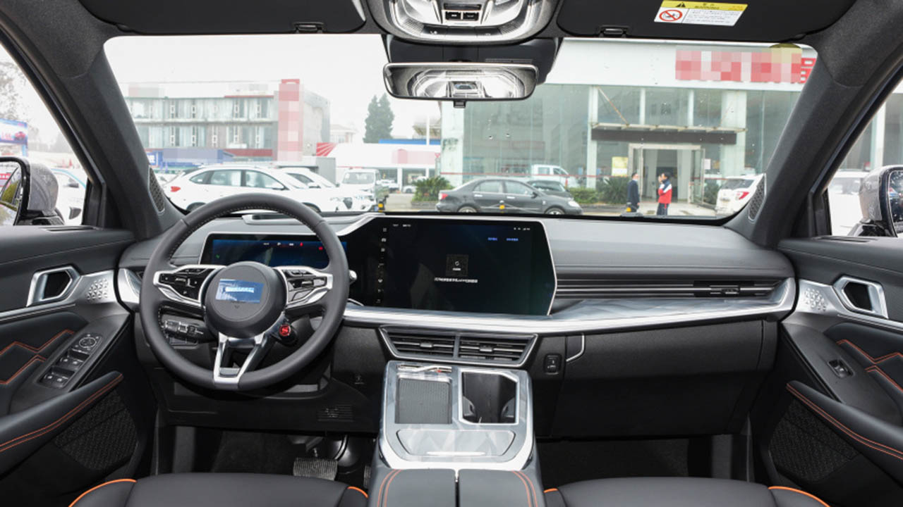 В Китае начались продажи нового кроссовера от Haval, который позже появится и в России хавал 3
