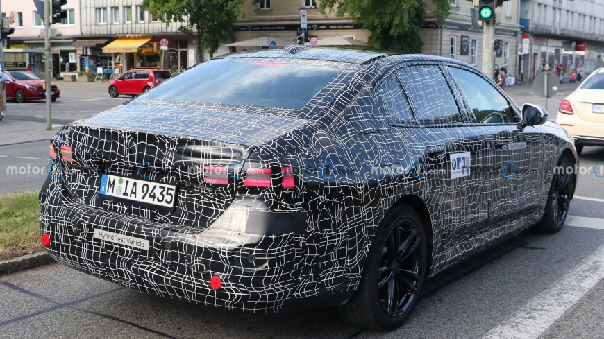 Седан BMW 5-Series готовится к смене поколения бмв 2