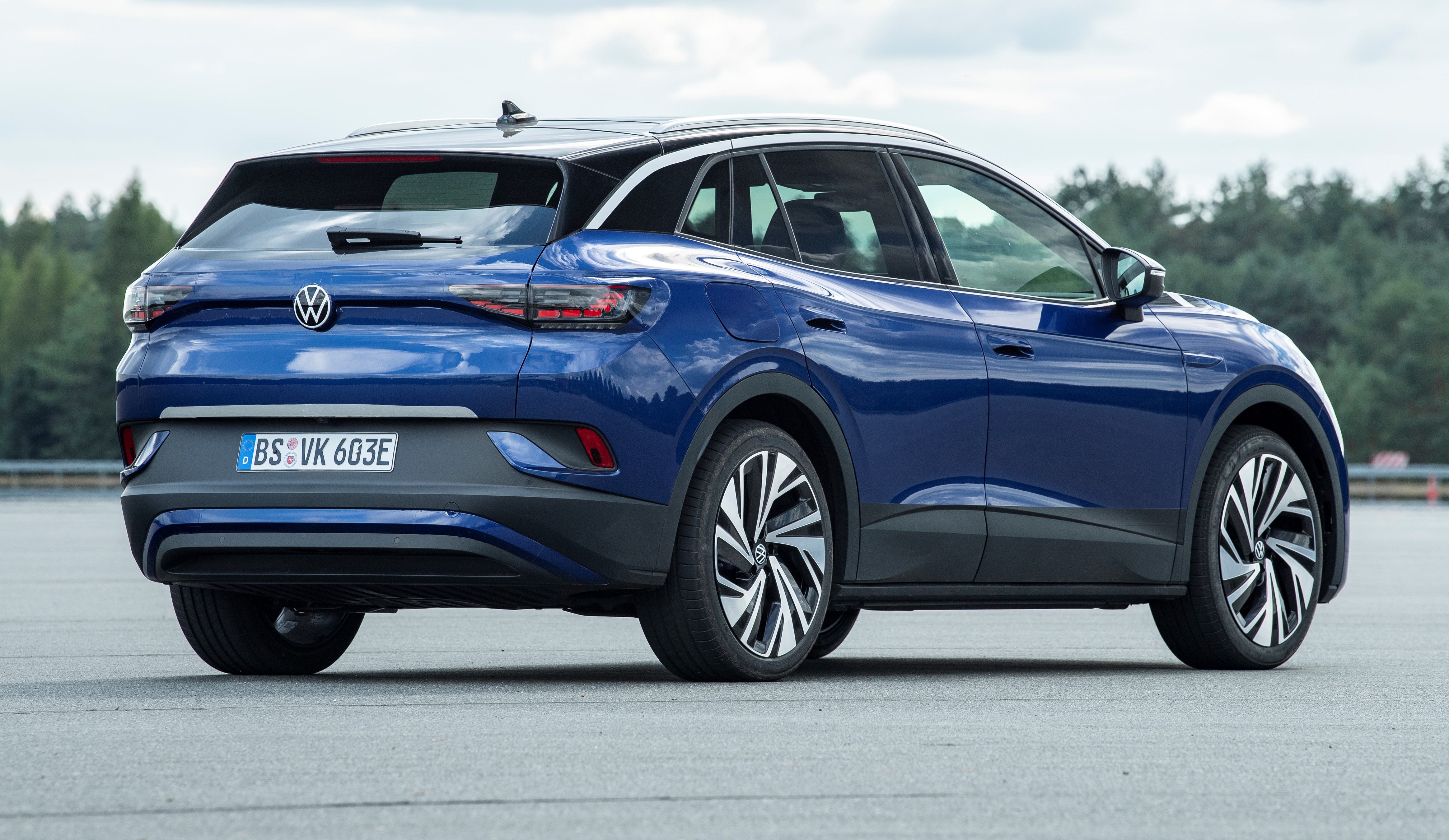 В США началось производство электромобилей Volkswagen ID.4 фолькс 3