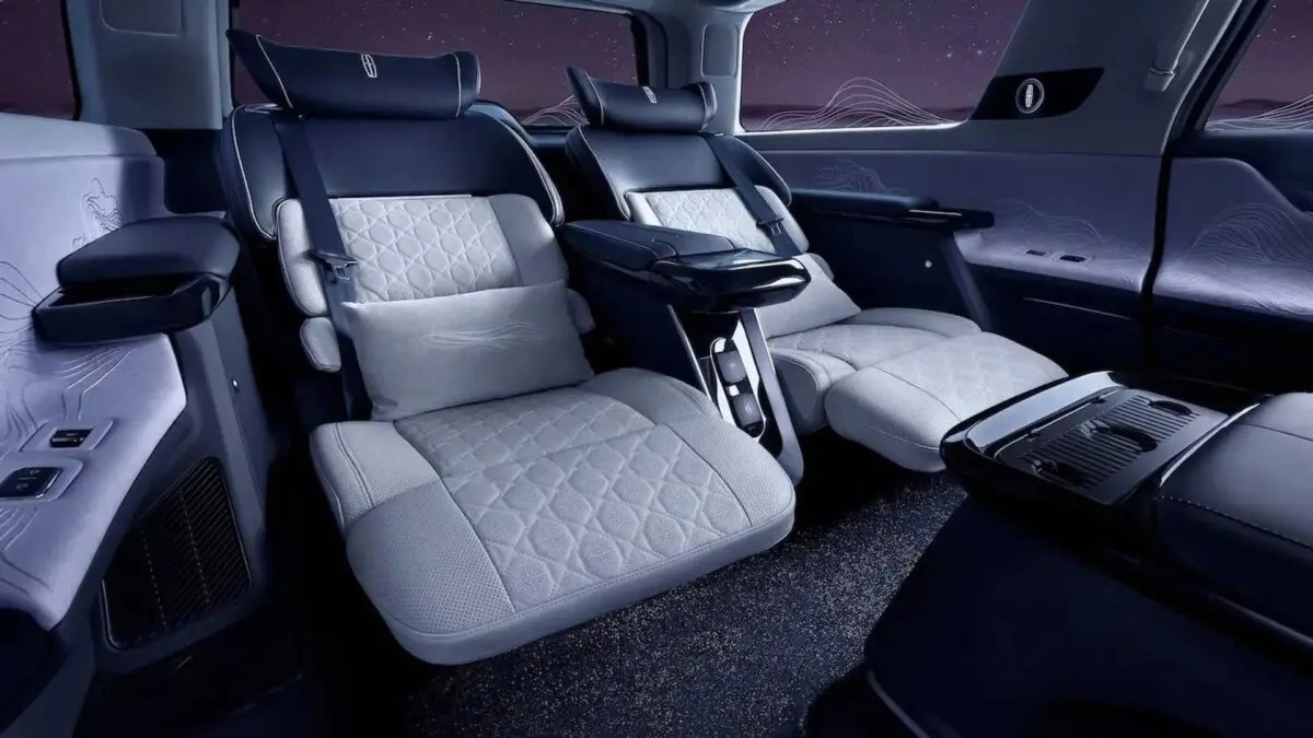 Lincoln Navigator стал роскошным лимузином линкольн 4