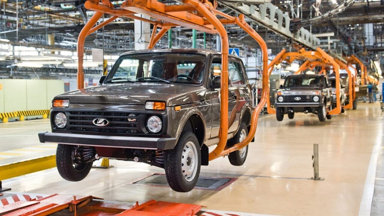 «АвтоВАЗ» пытается справиться с нехваткой рабочих и совершенствует свои машины ваз 1