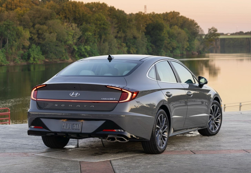 В России начались продажи новых седанов Hyundai Sonata соната 2