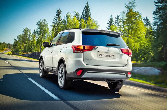 В нашей стране вновь стали продавать автомобили Mitsubishi мицубиси 4