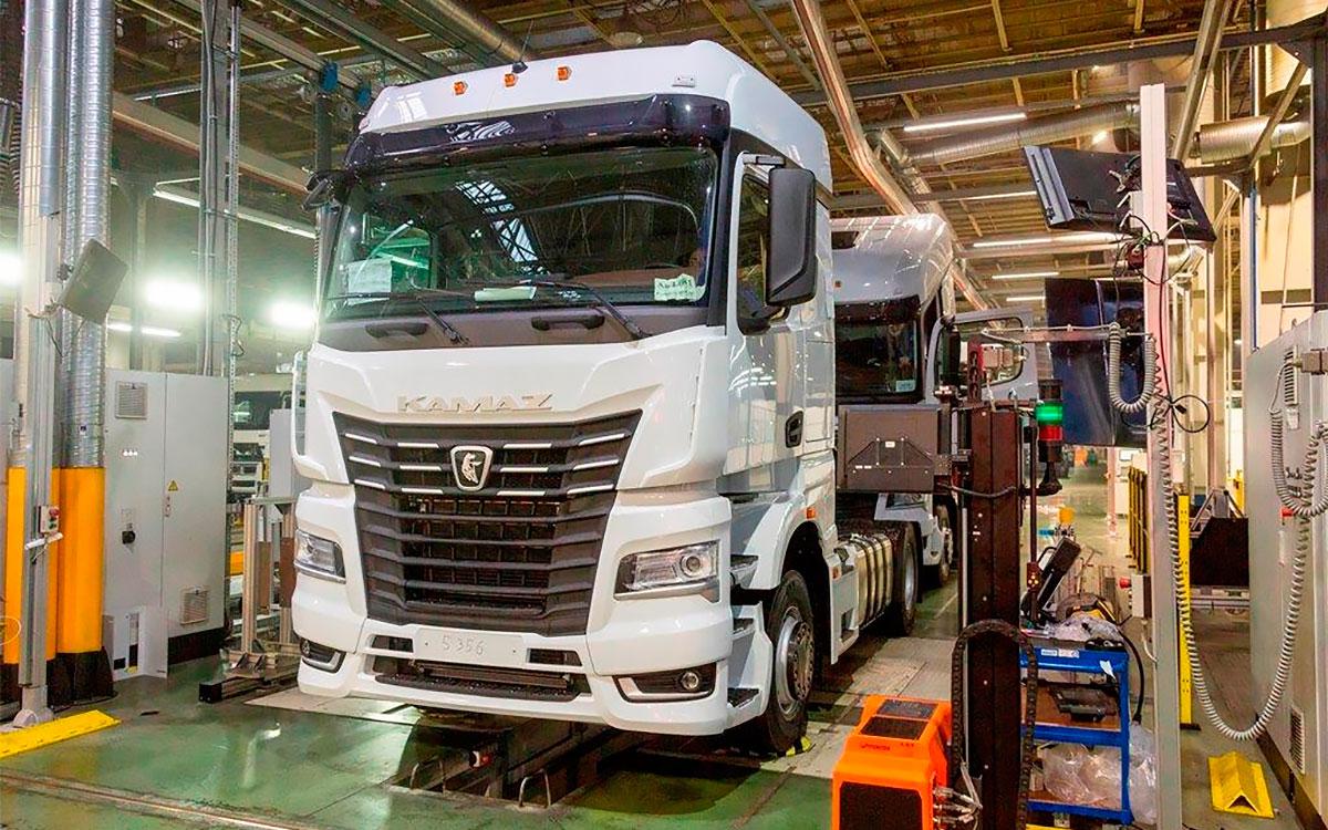Daimler Trucks сохранит свою долю в КамАЗе камаз мерс 1