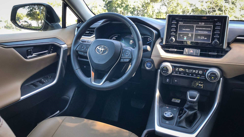 Параллельный импорт: возобновились продажи кроссоверов Toyota RAV4 рав 2