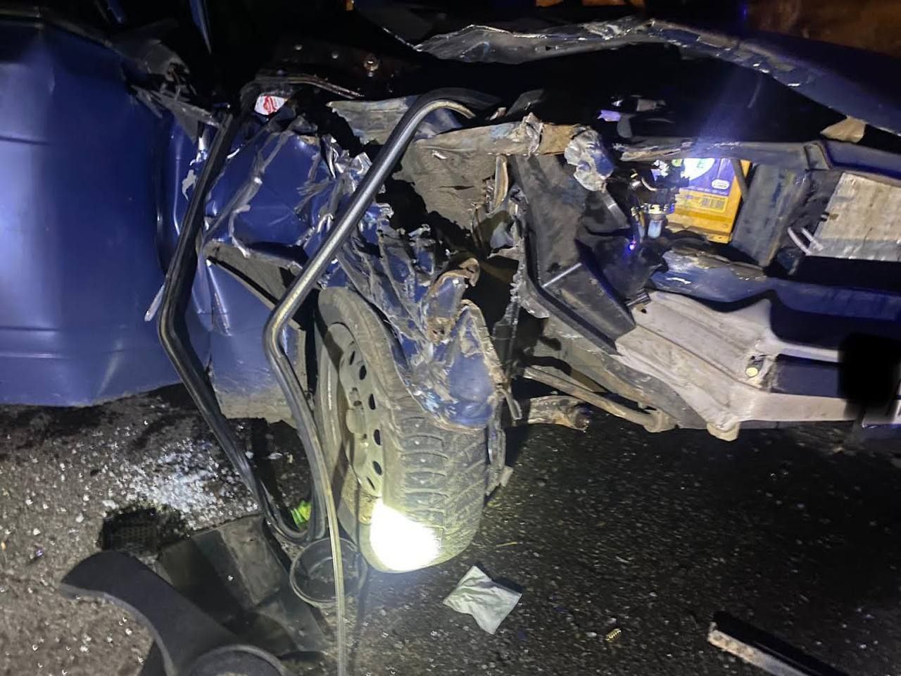 На трассе в Воронежской области «Лада» догнала трактор. Пострадали пятеро, в том числе двое детей Трактор2