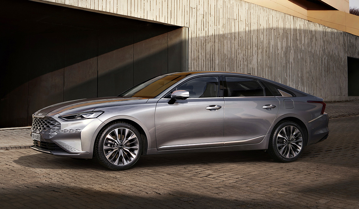 Начались российские продажи больших седанов KIA K8 киа к8 3