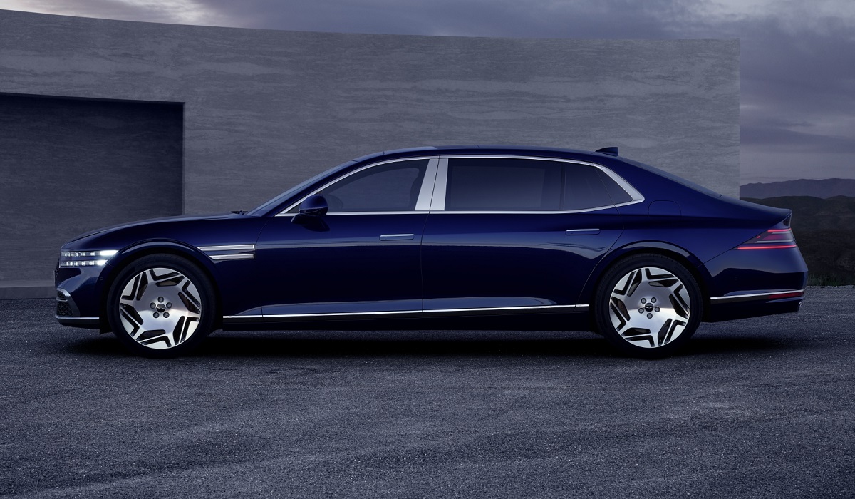 В нашей стране начат приём заказов на седаны Genesis G90 нового поколения генезис 3
