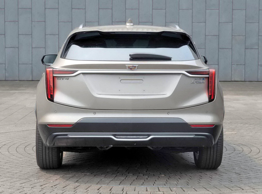 В Поднебесной рассекретили необычную новинку от Cadillac GT4 кади 2
