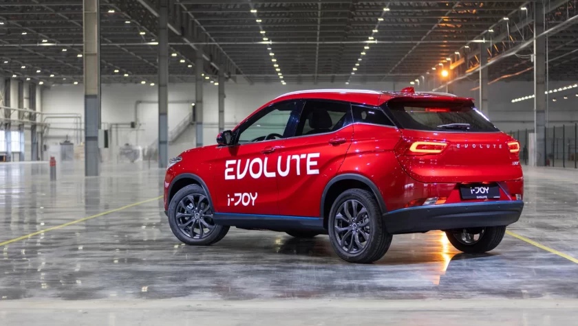 Завод «Моторинвест» начал производство электрокроссоверов Evolute i-JOY эволют 2