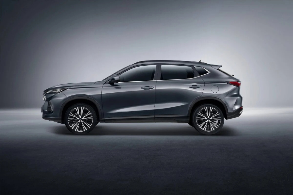 В России начались продажи премиальных кроссоверов от Changan ошан 3